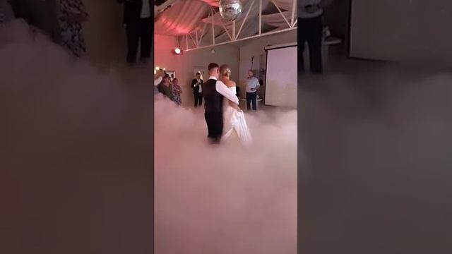 Красивое счастье по имени Настя. Папа спел на свадьбе дочери! смотреть онлайн