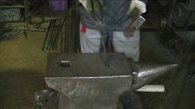 Ковка и закалка клинков 9ХС смотреть онлайн