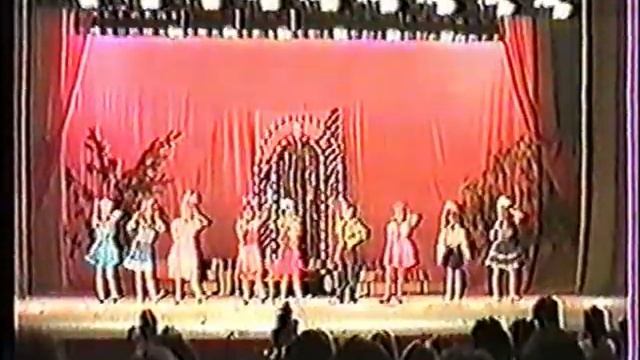 танец я люблю военных д/с Светлячок 1995год