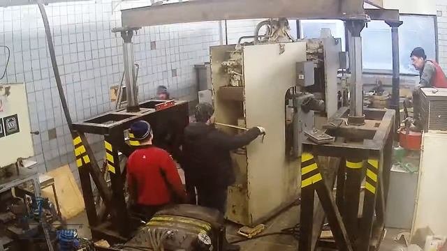 Такелажные работы. Перемещение оборудования.