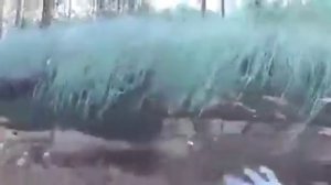 Как рыбак упал с лодки