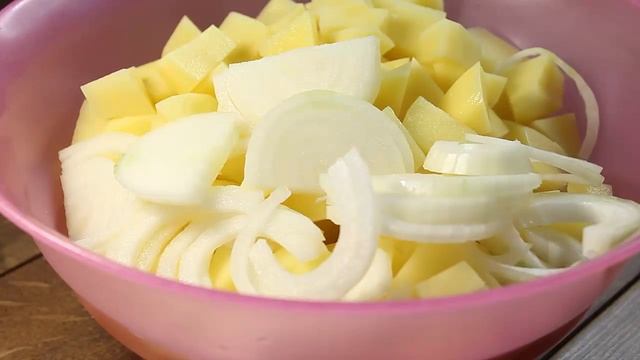 Очень сожалею, что раньше готовила иначе! Совсем не банальная курица с картошкой! ВСЕМ РЕКОМЕНДУЮ! смотреть онлайн