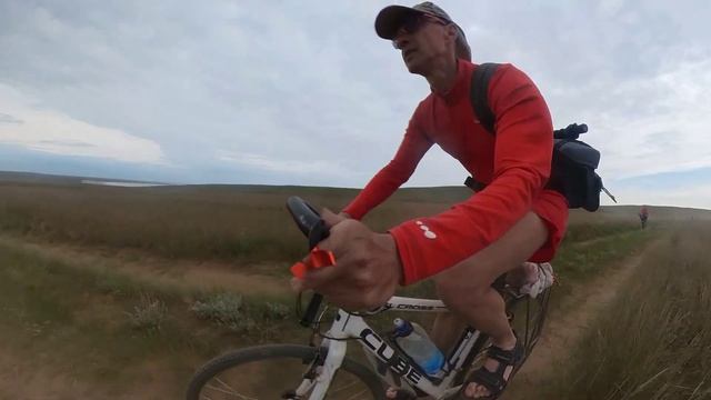 Астрахань -Волгоград. Спуск с горы Большое Богрдо(144м). р-н Озера Баскунчак. смотреть онлайн