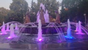 Башкирия Уфа ул. Ленина , Театральный сквер , Фонтан Семь Женщин , Семь Девушек , 7 Сестёр 7 звёзд