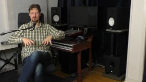 Почему два сабвуфера - Как расположить - Стойки своими руками