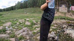 Пробуем воду с фонтана.