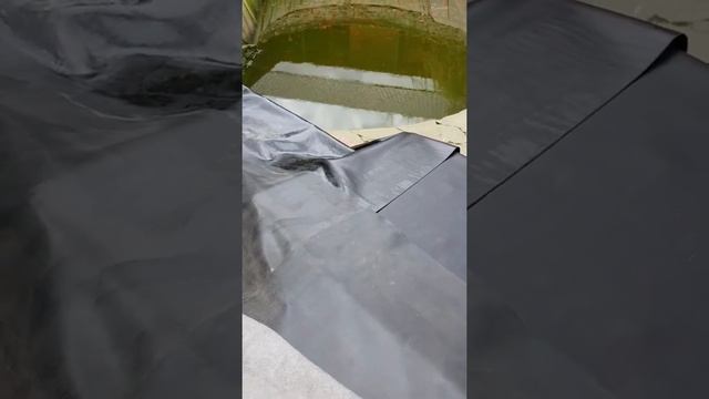 Режем пленку ПВБ для пруда шириной 1,65м | Евгений Сыщиков | ПРУД ПРУДИ смотреть онлайн