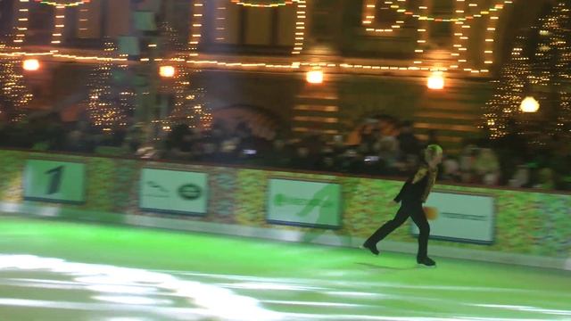 Лебединое озеро Плющенко на Красной площади ч1 смотреть онлайн