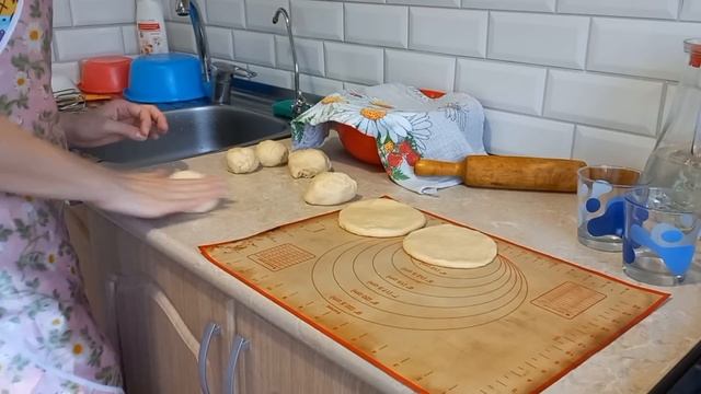 Впервые готовлю торт " Молочная девочка " и бургеры// День рождения дочери// Мотивация на готовку//