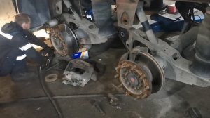 ВОССТАНОВЛЕНИЕ МЕРТВОГО ПРИЦЕПА, ОСВЕЩЕНИЯ! Замена саленблоков, ступиц, тормозных дисков и колодок.