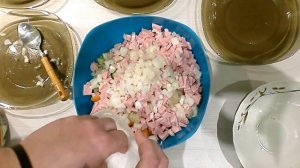 Новогодний салат оливье 'нежный' без горошка