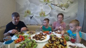 МУКБАНГ ШАШЛЫК НА УГЛЯХ ДЛЯ БОЛЬШОЙ СЕМЬИ | MUKBANG BARBECUE ON COALS FOR A LARGE FAMILY