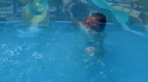 Аквапарк, водные горки.