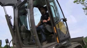 mecalac 8mcr totally in balance