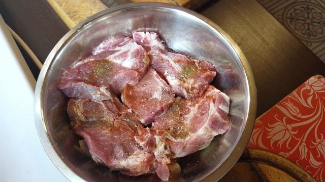 Вкуснейший стейк из свинины или как приготовить мясо, что бы хотелось больше смотреть онлайн