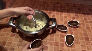 Делаем шоколадное яйцо Киндер Сюрприз.Рецепт. We make a Kinder Surprise egg