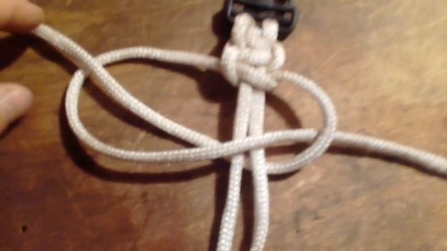 Как сделать походный браслет с большим запасом верёвки? смотреть онлайн