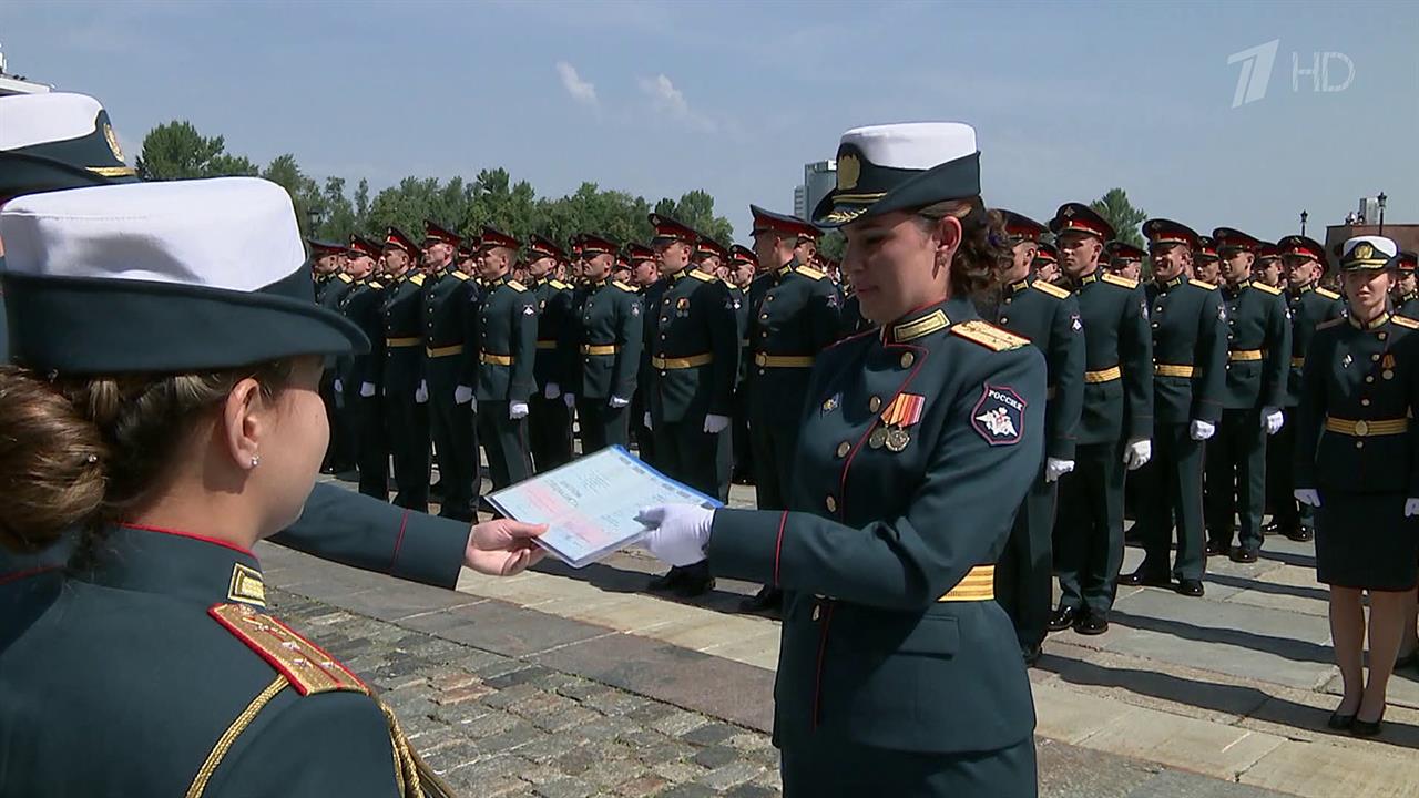 Воспитанницы пансиона министерства обороны получили аттестаты