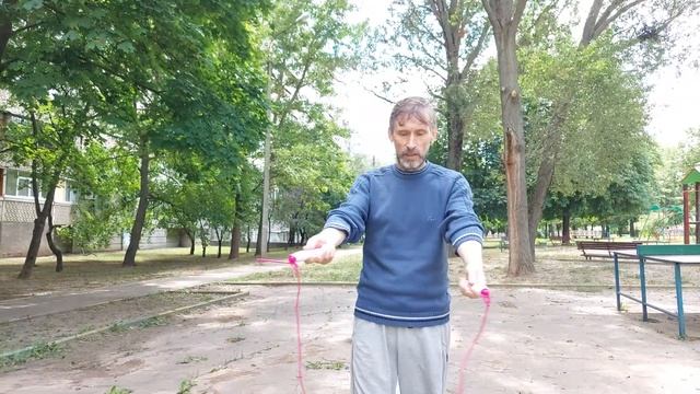 Тренировка прыжков через скакалка. смотреть онлайн