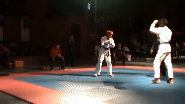 Всеукраинский турнир киокушин Мацушима Приймак Максим)Кр.рог, ака)-Лучинский Евгений смотреть онлайн