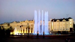 Поющий фонтан в Астрахани на Набережной