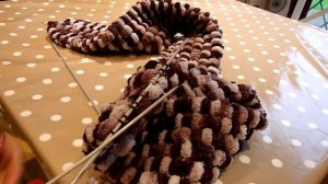 Pom Pom wool knitting tutorial.MTS