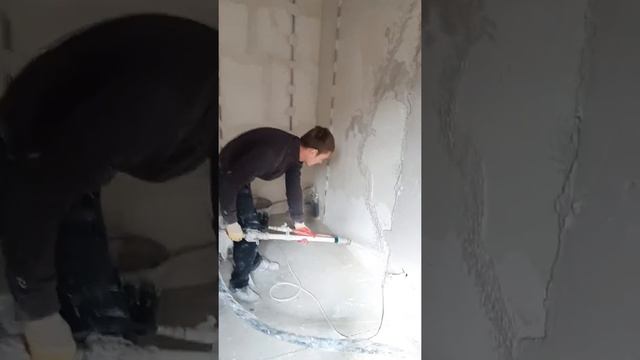 Как мы штукатурим на нашей самодельной штукатурной станции смотреть онлайн