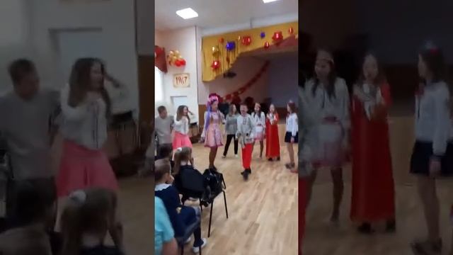 Сцена финальная. Школьный спектакль. «Ночь перед Рождеством» смотреть онлайн