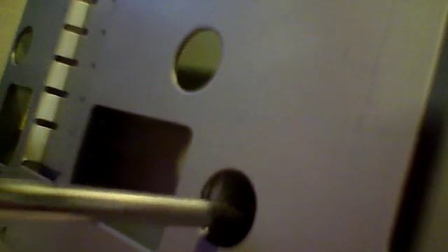 Replacing The White DVD Drive And Hard Drive In The Compaq Presario 2200 Part 2 смотреть онлайн