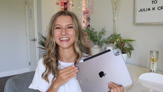 2020 ipad pro (11 inch) REVIEW! | IS IT WORTH THE MONEY OR SHOULD YOU GET A CHEAPER MODEL?