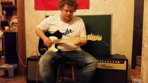 Неудачное сравнение комбиков Bugera v22 vs Fender Blues Junior. Юмористическое видео.