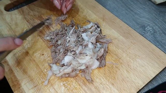 Холодец Досмотрите до конца мой рецептик холодца, без желатина.он ни только вкусный ,но и красивый.