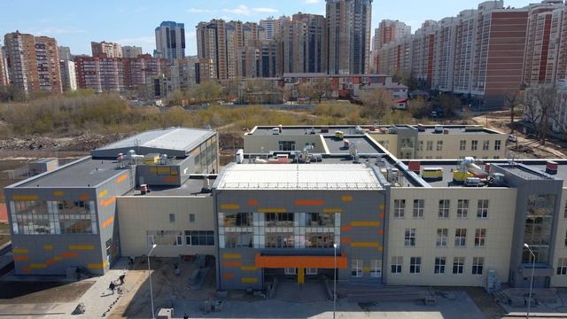 В Самаре построили современную школу меньше чем за один год смотреть онлайн