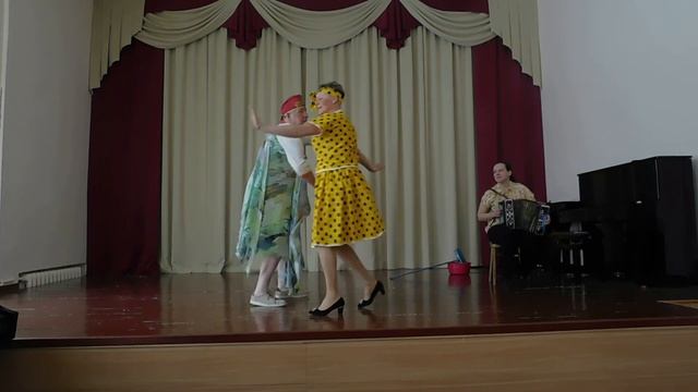 Танец "Не ходите девки замуж" Нина Цюра, Александр Первунинский смотреть онлайн