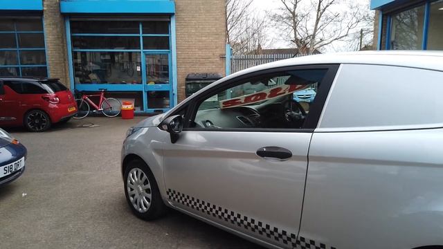 2016 FORD Fiesta 1.5 TDCi Diesel VAN смотреть онлайн