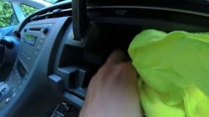 Замена лампочки габаритки в Prius 30