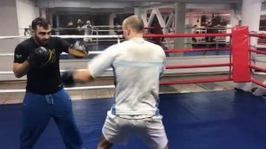 Отработка комбинации в боксе