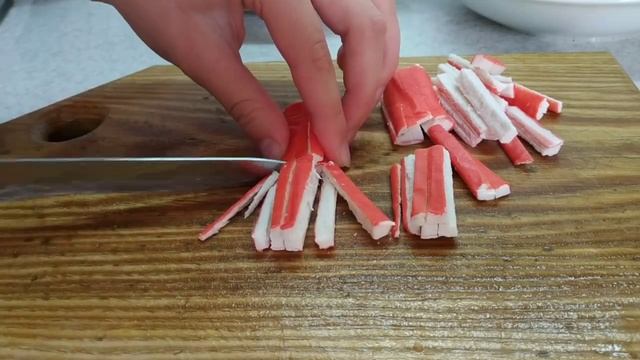 Салат з крабовими паличками та корейською морквою | Ідеально підійде для вашого свята та не тільки смотреть онлайн