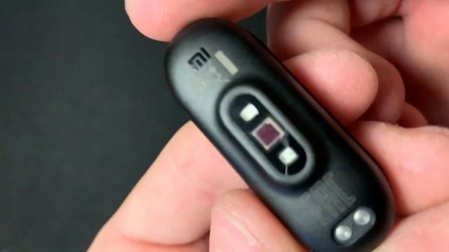 Обзор Xiaomi Mi Band 4 смотреть онлайн