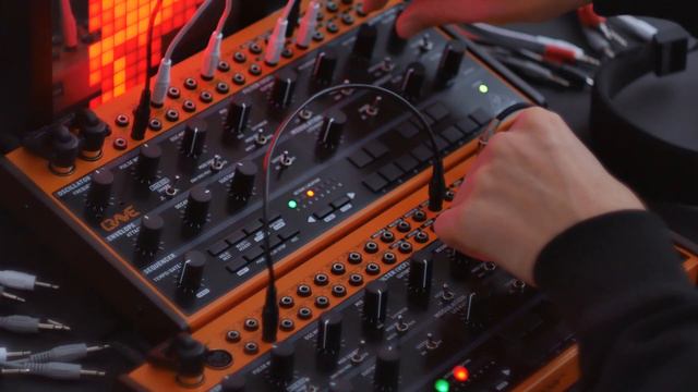 BEHRINGER CRAVE - synth jam / attack mode смотреть онлайн