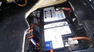 Mercedes  GL450  GLK 350 GL 350  GL 550 Battery Locations & How to Jump Start