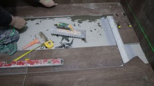 Строительные советы и хитрости при укладки плитки в душевой под паркет...