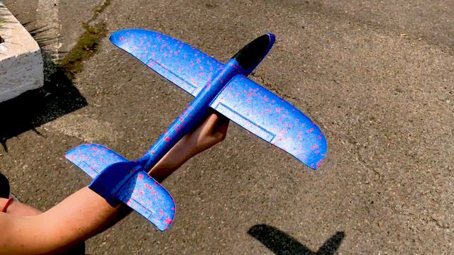 Планер Самолет запускаем в настоящем аэропорту Метательный самолет Хит Лета 2018-2019 смотреть онлайн