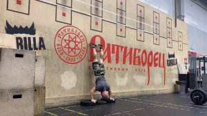 Отжимания в стойке лицом к стене