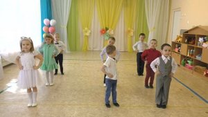 Средняя группа №16 "Звездочки. Танец "Детки - конфетки"