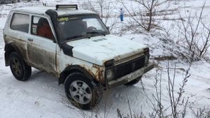 Выехали на гонки УАЗ-469, ГАЗ-69, Нива.
