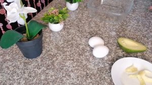 Самый вкусный и полезный завтрак?Авокадо с яйцом в духовке? Запеченное авокадо