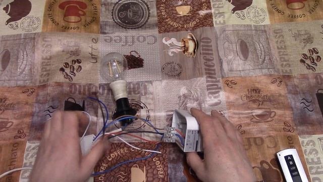 Радиовыключатель с пультом  и датчик движения . Три варианта подключения .
