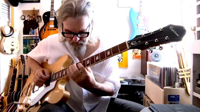 Miles Davis Style track • Epiphone Casino смотреть онлайн