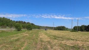 Трактор МТЗ-82 косит, загребает, рулонит. Уборка сена за 10 мин.